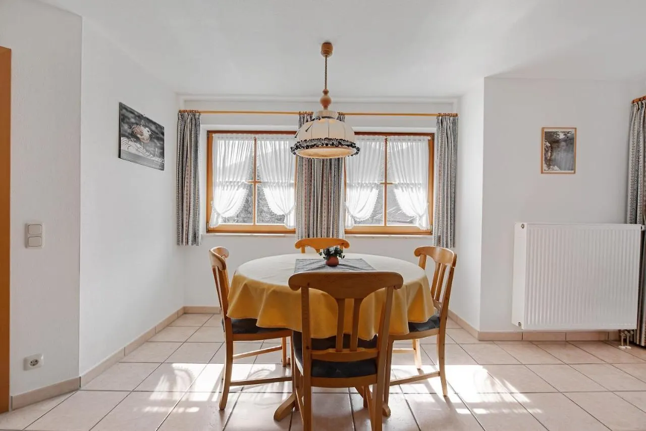 Petrushof Ferienwohnung Taubensee Oberwoessen Apartment